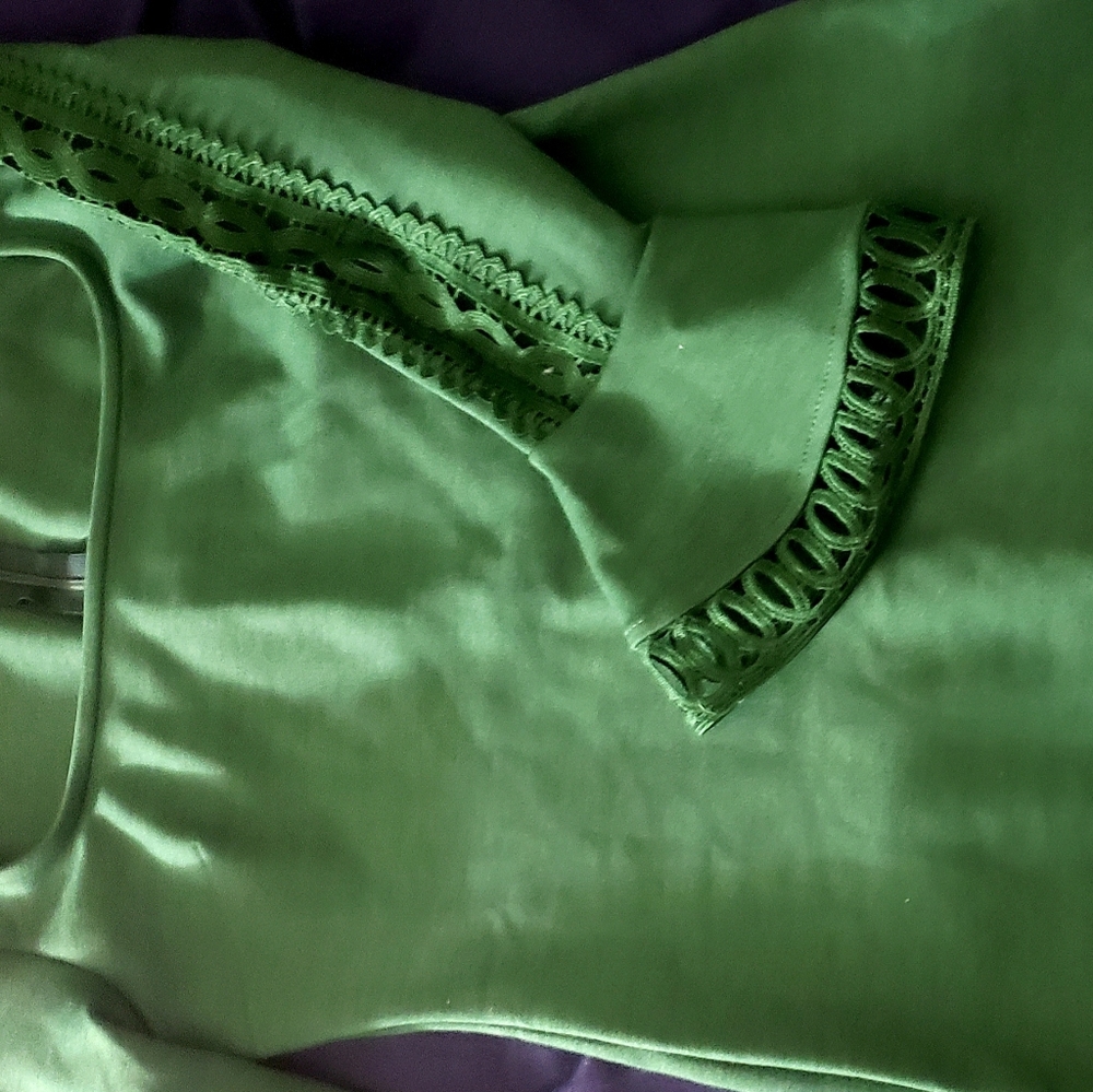 Dress - Picture 4 of 4